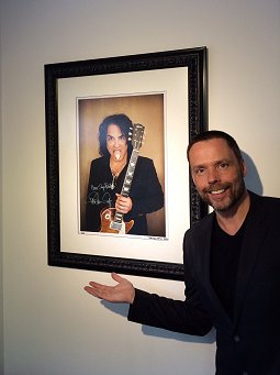 ChrisStern.jpg (16641 Byte)