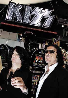 GenePaulLasVegas9-2005.jpg (30031 Byte)