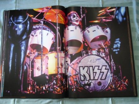 MonsterBuch17.jpg (87447 Byte)