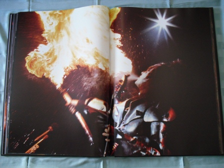 MonsterBuch19.jpg (73963 Byte)