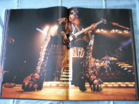 MonsterBuch23.jpg (78299 Byte)