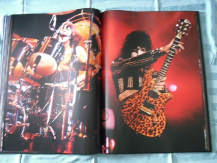 MonsterBuch26.jpg (87382 Byte)