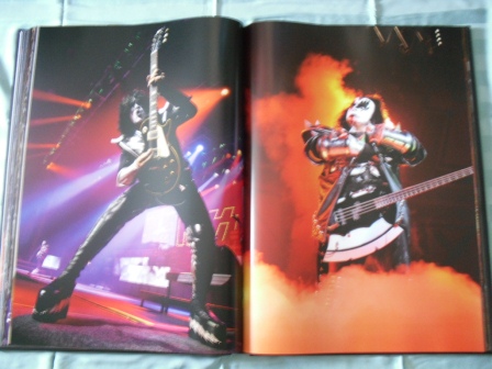 MonsterBuch30.jpg (76864 Byte)