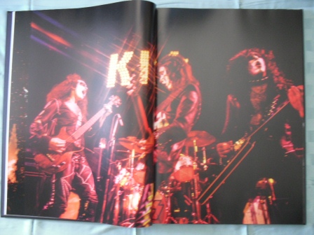 MonsterBuch5.jpg (78444 Byte)