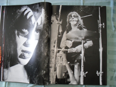 MonsterBuch9.jpg (81072 Byte)