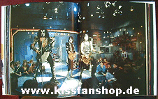 1982KissLive.gif (32428 Byte)